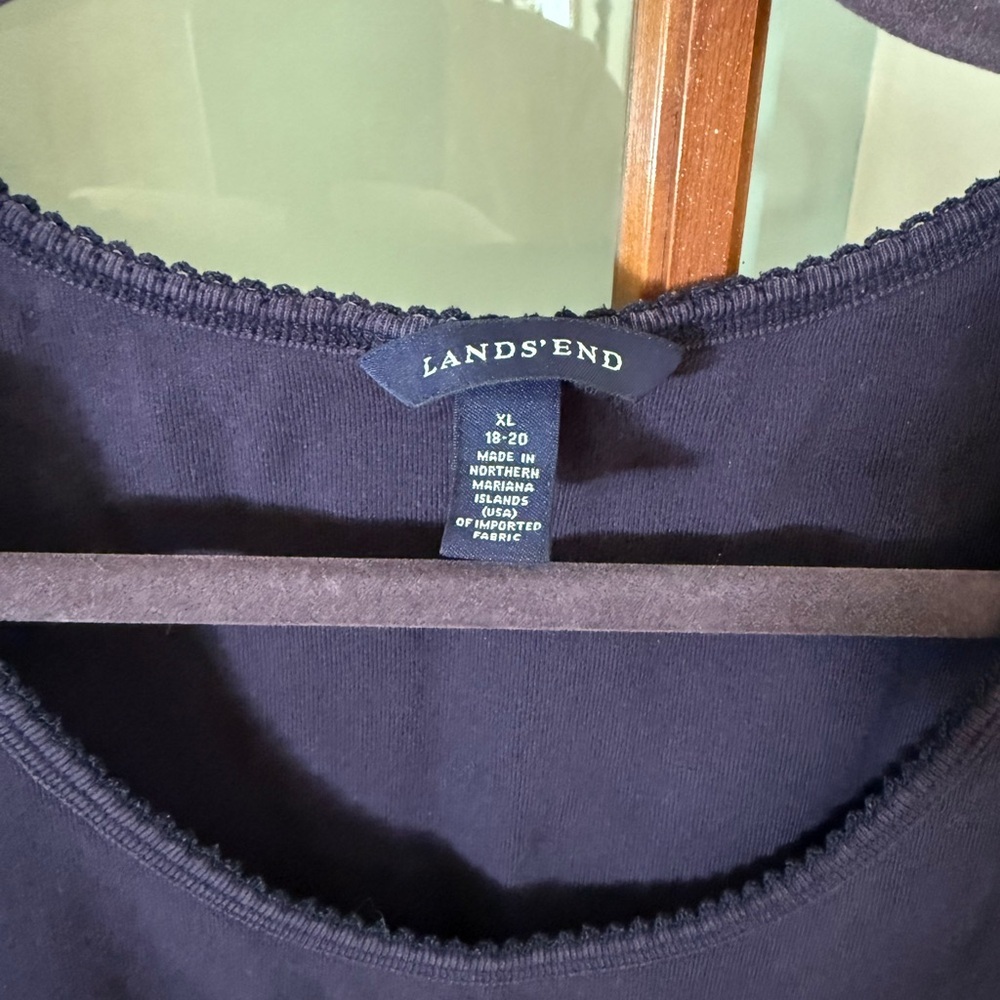 Lands End Women’s Navy Blue Basic Casual Tank Top Lace Detail Layering Size XL - Picture 2 of 3